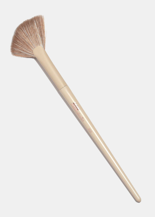 AOA Hero Single Brush – F17 Fan Brush